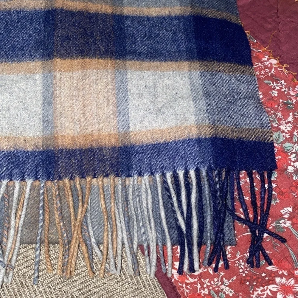 Amicale pure lambs wool plaid scarf